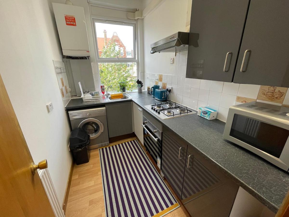 Spacious Family Flat Лондон Экстерьер фото